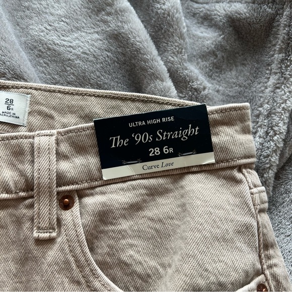 A&F Curve Love Ultra High Rise 90s Straight Jean - Picture 5 of 7